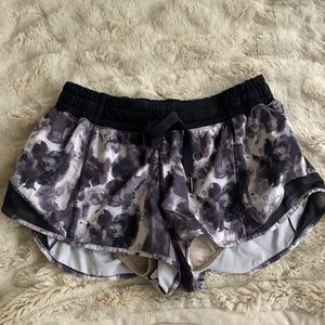 Lulu Lemon hot-low rise shorts